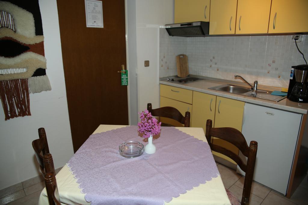 Pansion Adria Hotel Sveti Filip i Jakov Kamer foto