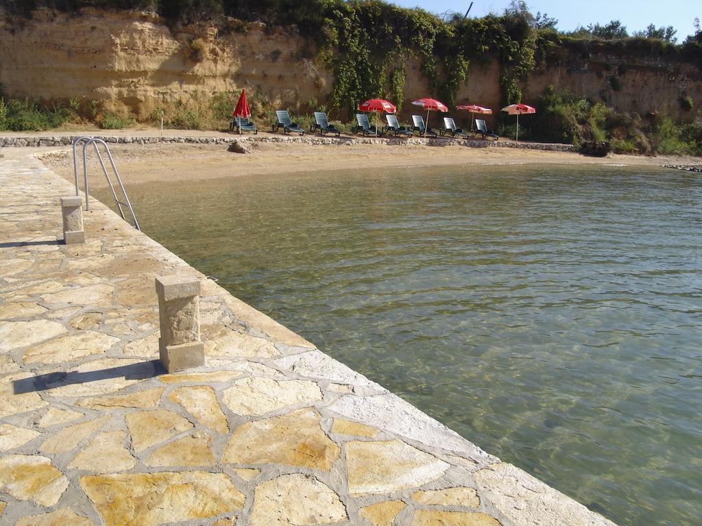 Pansion Adria Hotel Sveti Filip i Jakov Buitenkant foto