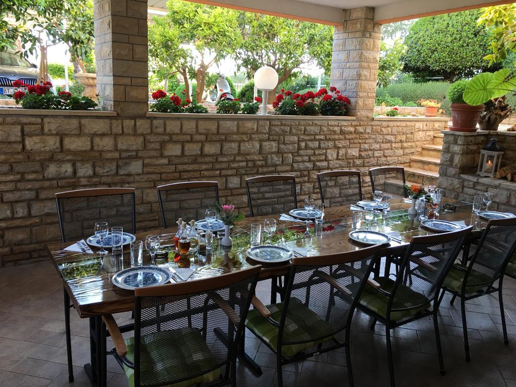 Pansion Adria Hotel Sveti Filip i Jakov Buitenkant foto