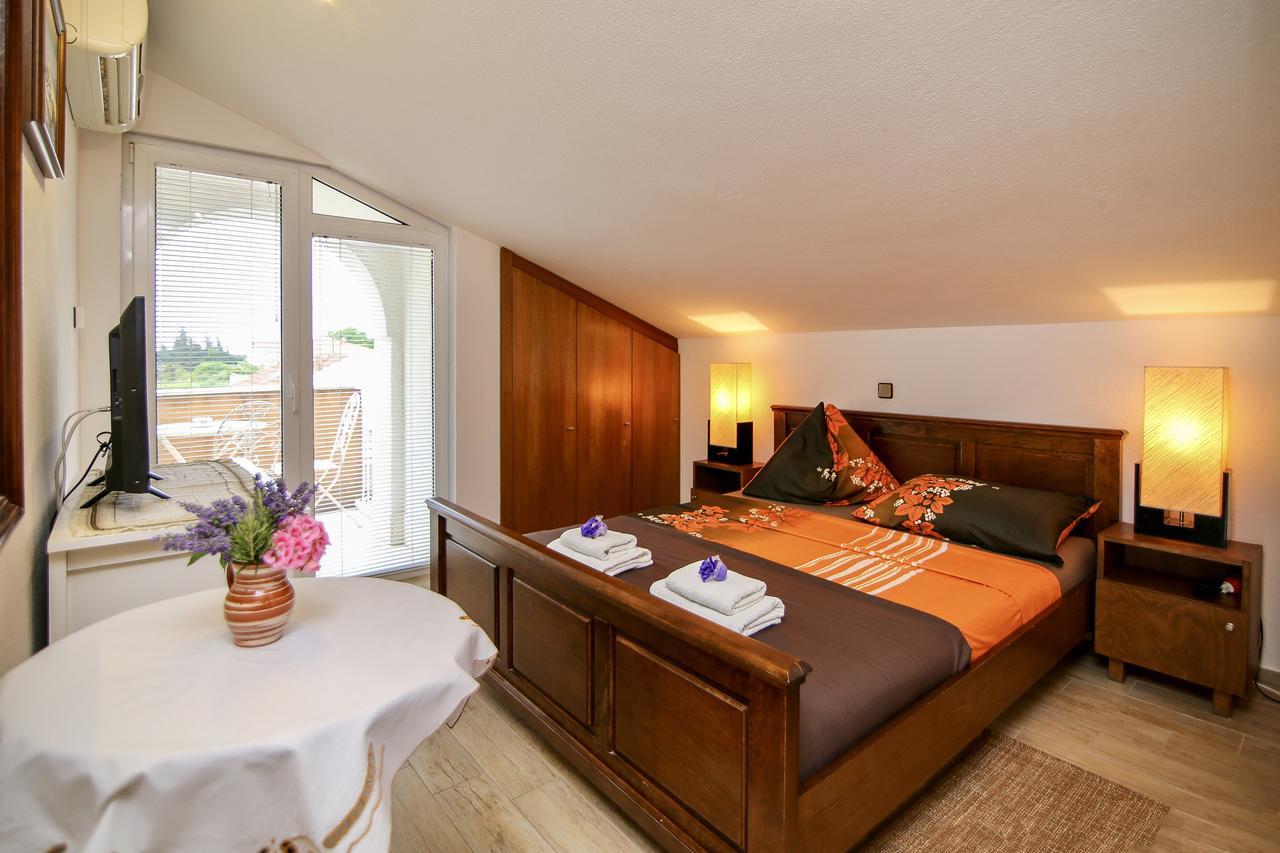Pansion Adria Hotel Sveti Filip i Jakov Buitenkant foto