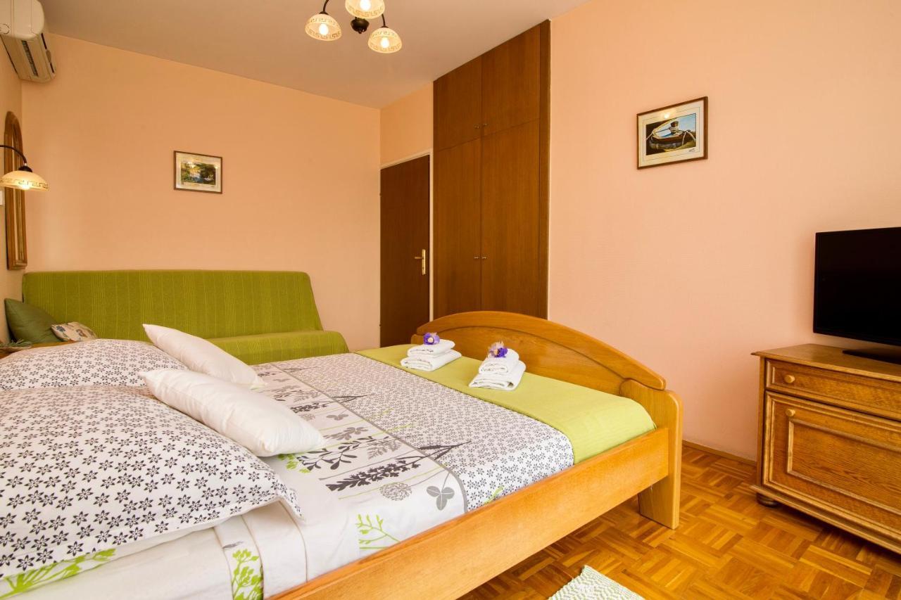Pansion Adria Hotel Sveti Filip i Jakov Buitenkant foto