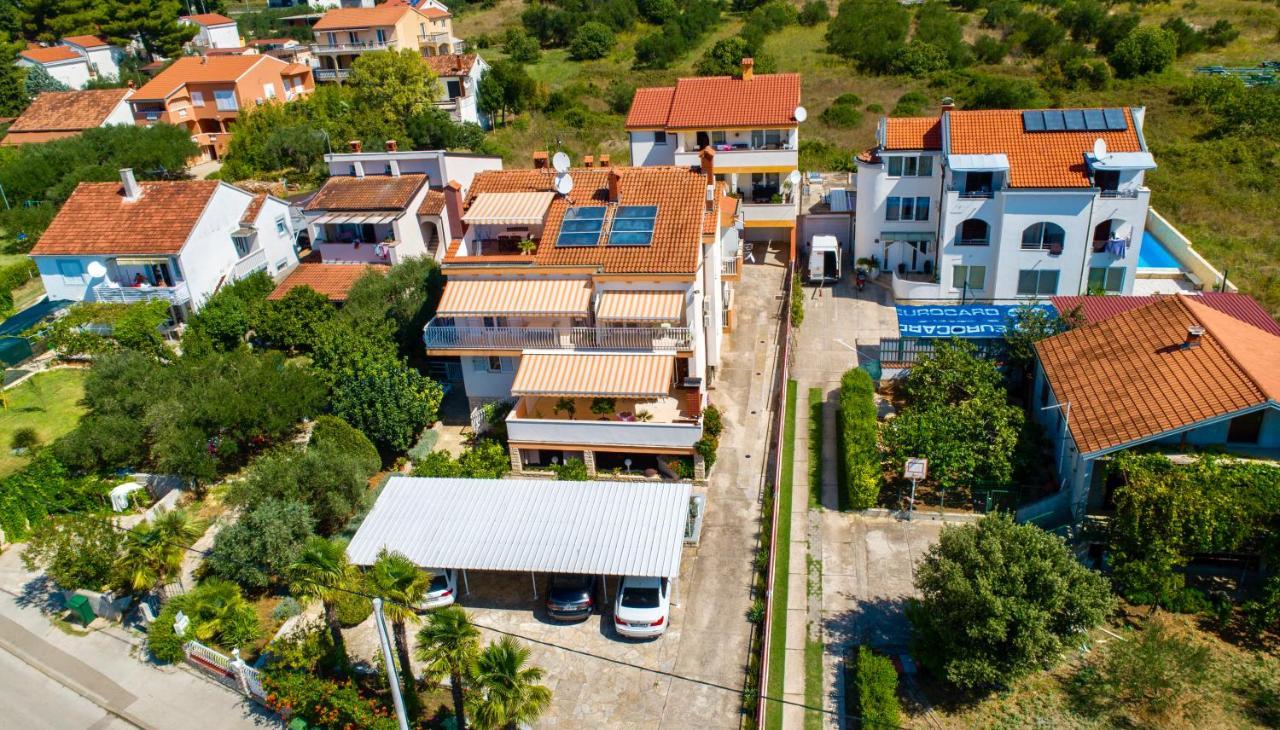 Pansion Adria Hotel Sveti Filip i Jakov Buitenkant foto